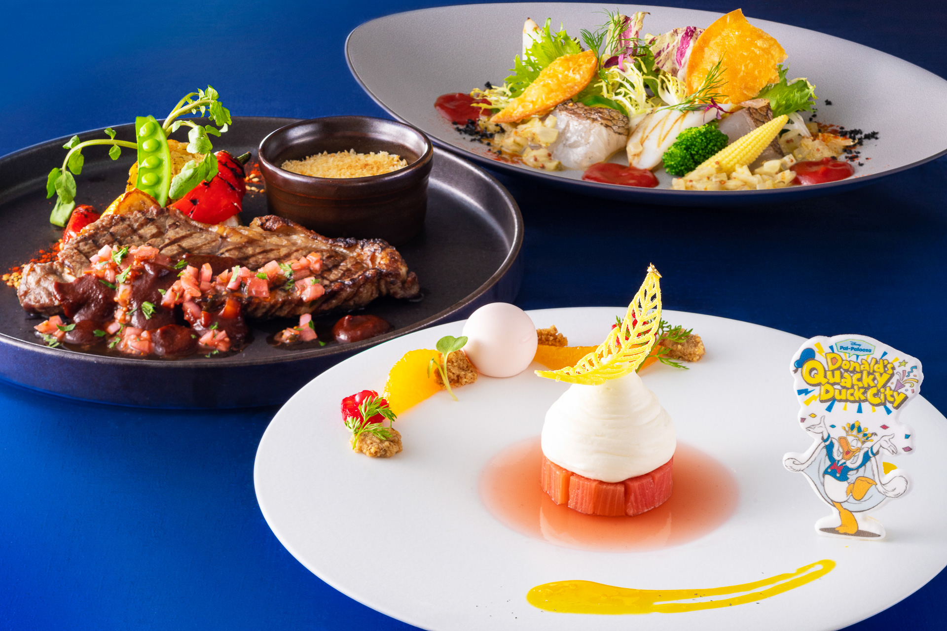 「エンパイア・グリル」の「“ドナルドのクワッキー・ダックシティ”エンパイアグリル・ディナー」（1万3300円）
