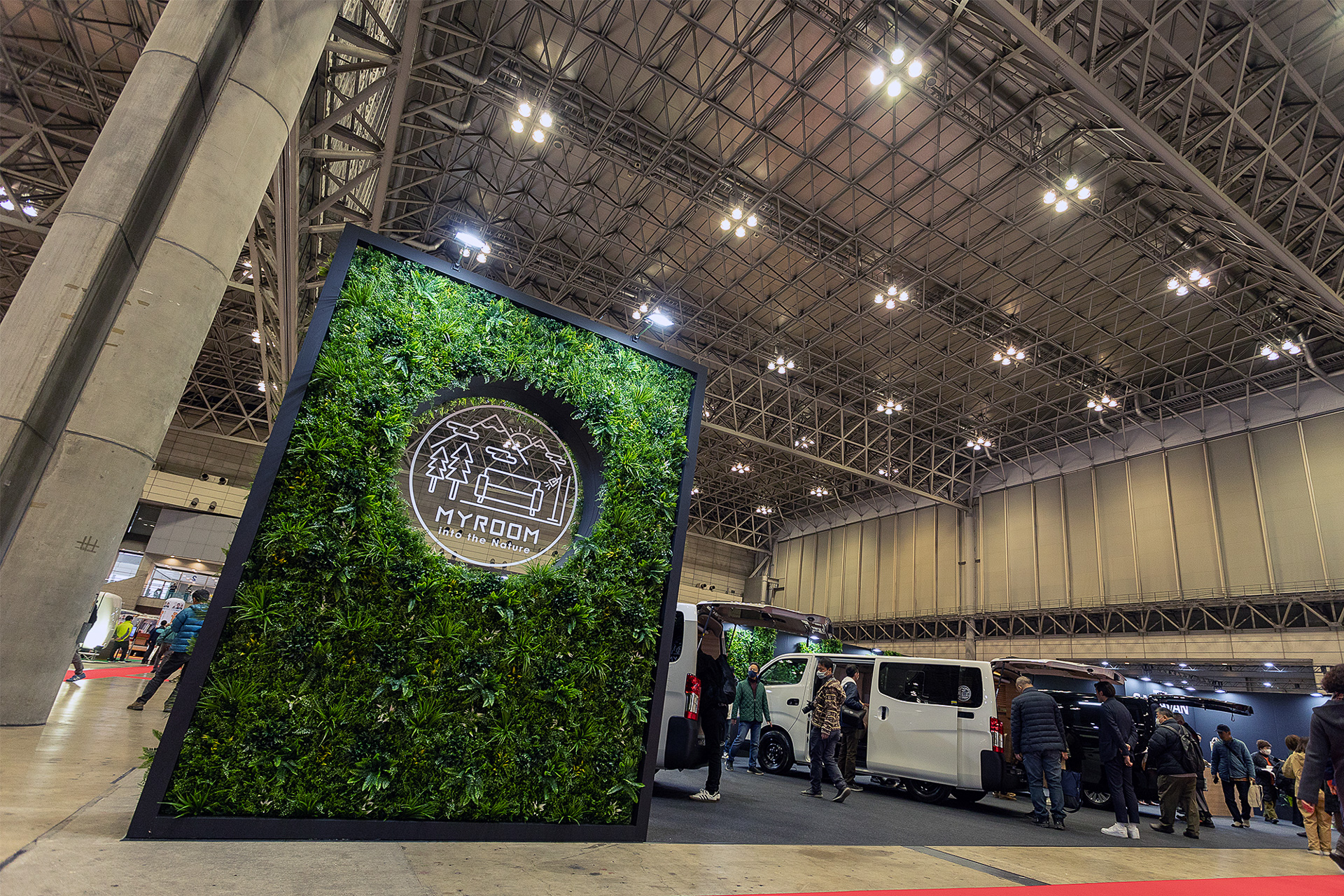 今回は日産自動車もブースを展開。キャラバンMYROOOMとキャラバンマルチベッドを展示した