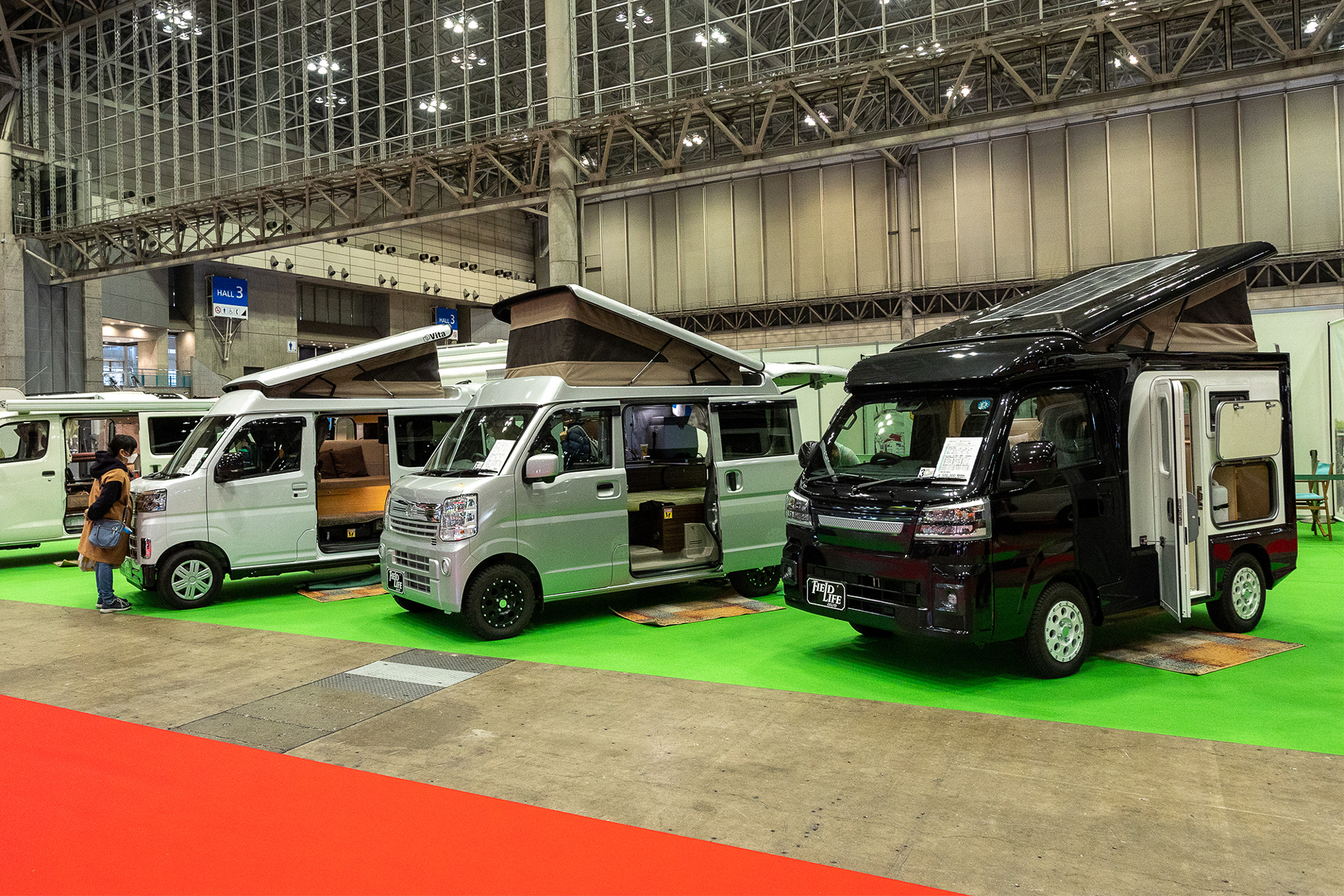 ソロでの利用を中心に根強い人気の軽キャンパー。排気量は小さいがターボモデルであれば山越えのルートであってもストレスなく走れる