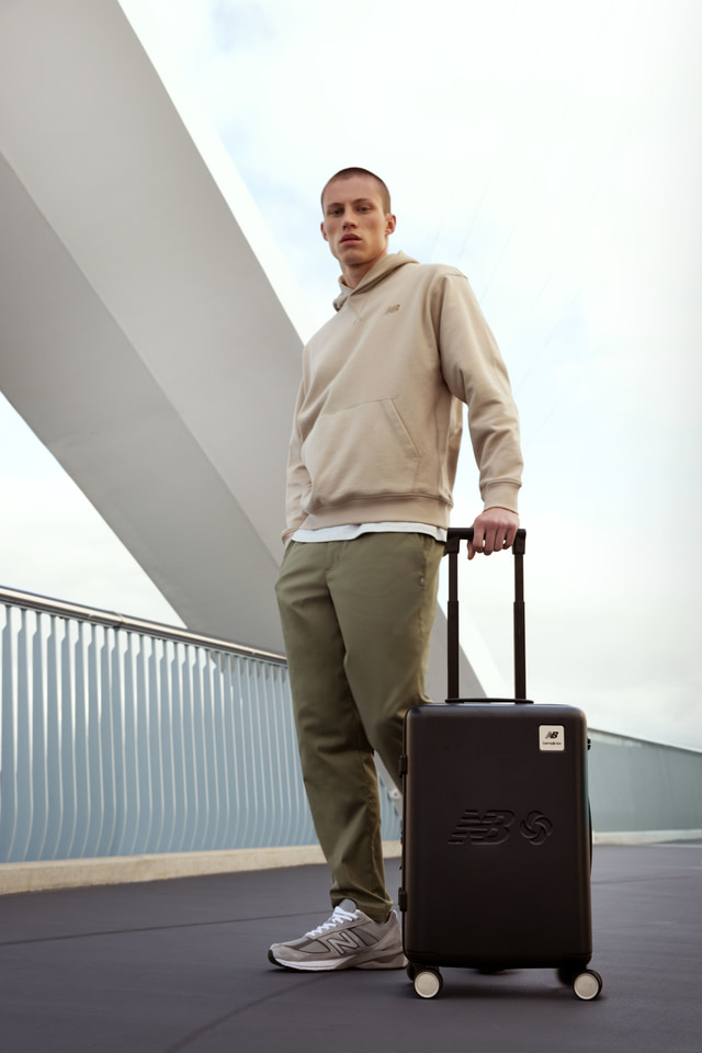 コラボ✨ニューバランス ✖ サムソナイト スモールクロスボディバッグ 限定品 限定コレクション?【NB｜Samsonite／ニューバランス