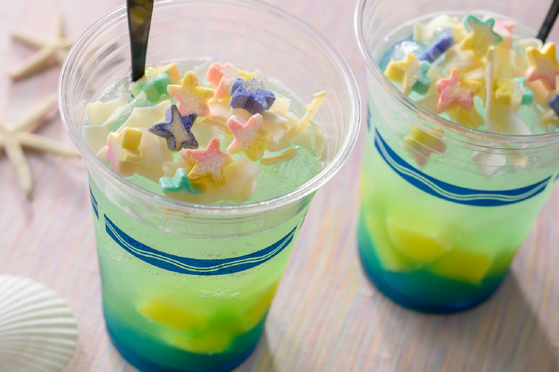 「スパークリングカクテル（ラム＆パイナップル）」（800円）