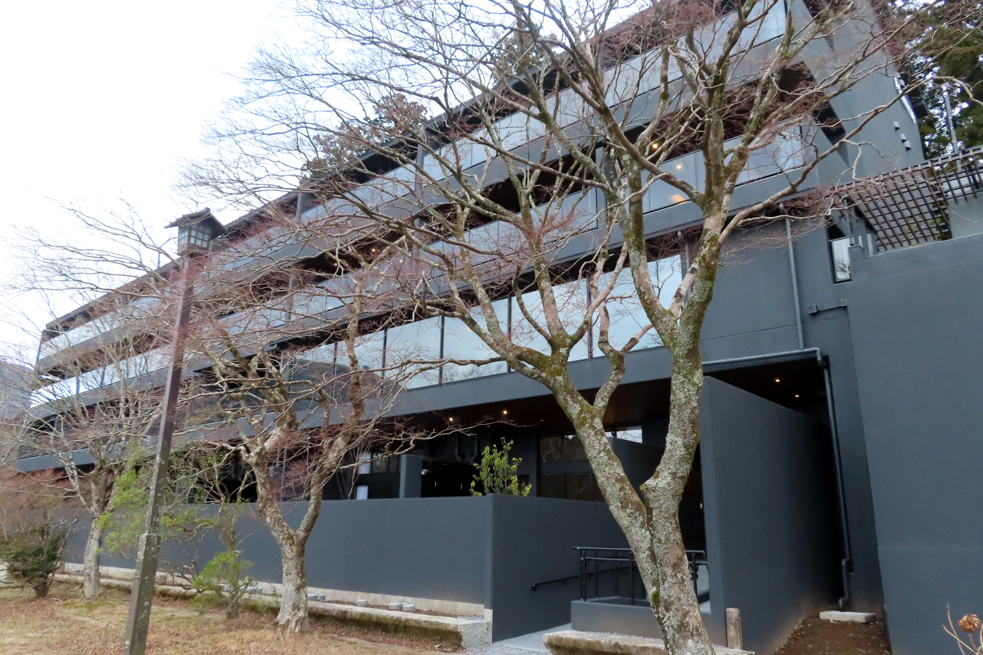 芦ノ湖畔側から