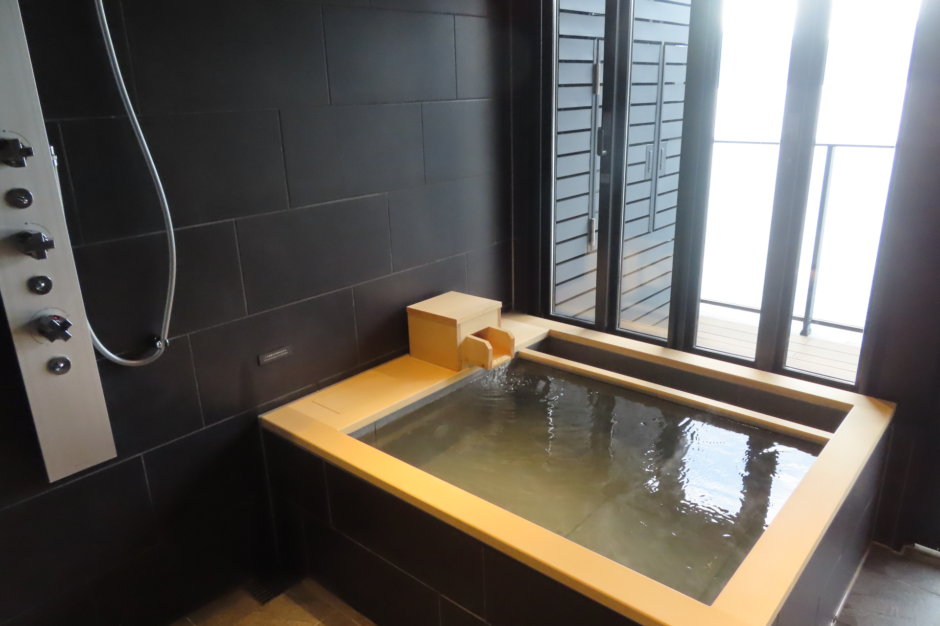 到着してすぐに温泉につかれる