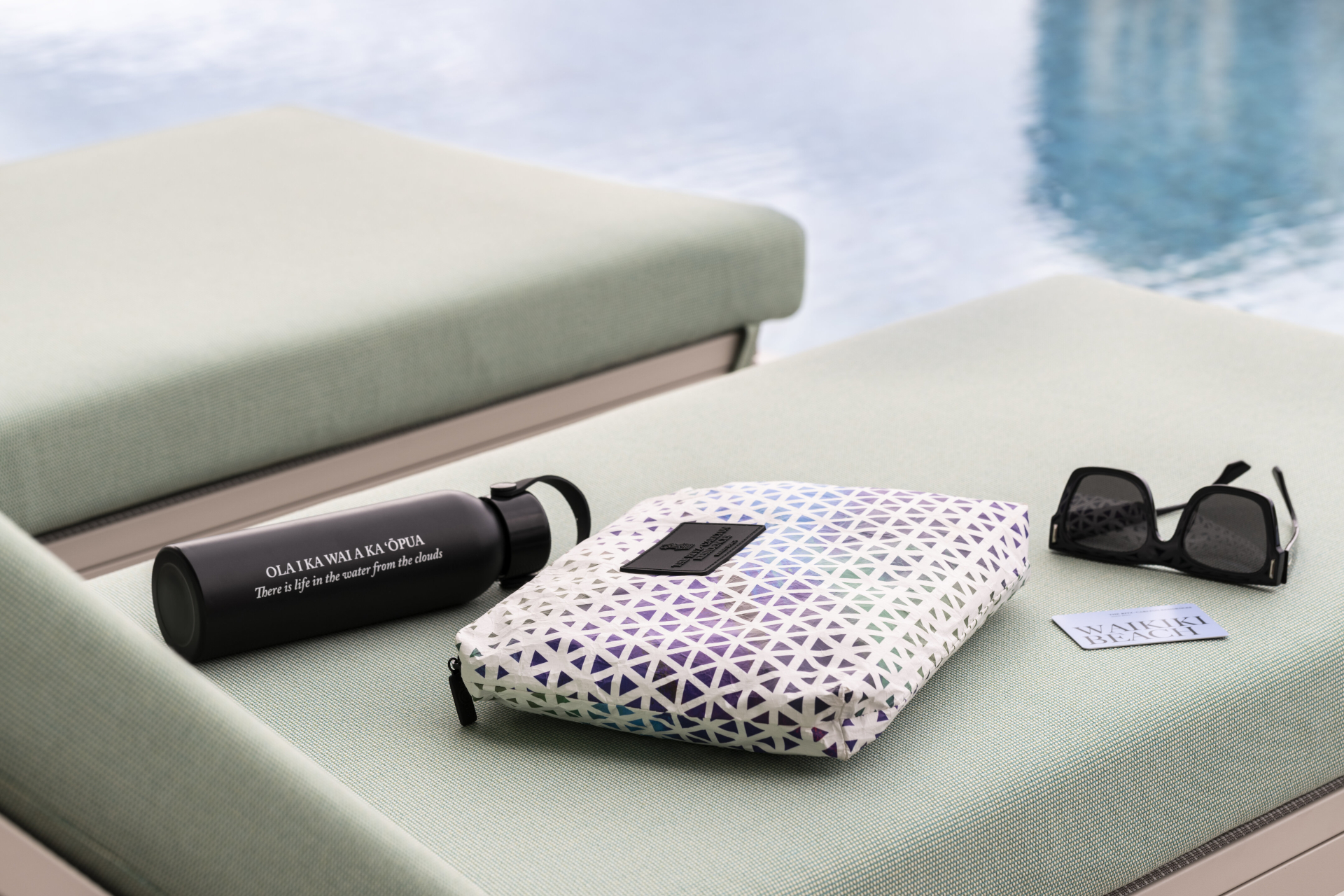 ユニセックス仕様で、旅行、ビーチ、オフィス、夜の街などさまざまなシーンで使えるという