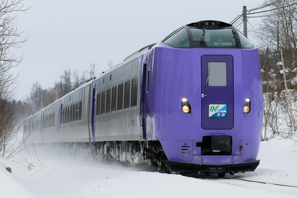 井上孝司の「鉄道旅行のヒント」】イチから連番とは限らない号車番号