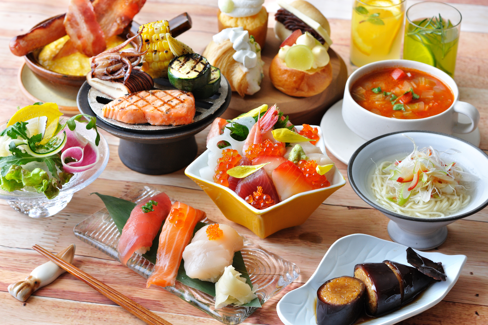 「OMOダイニング」で朝食ビュッフェ。海鮮丼、ろばた焼き、潮ラーメン、寿司、烏賊飯など海鮮グルメを味わえる