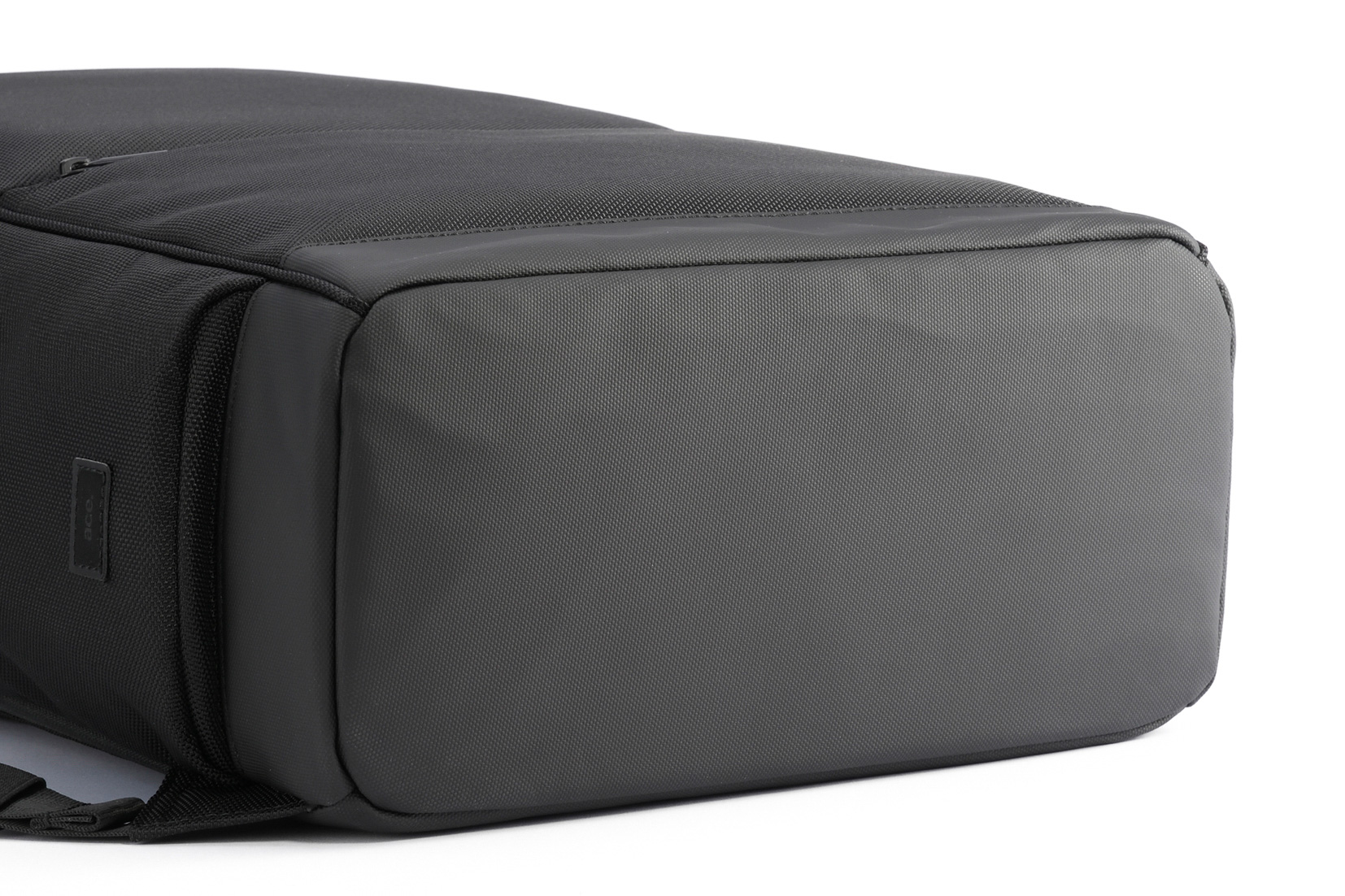 汚れを拭き取りやすい底面