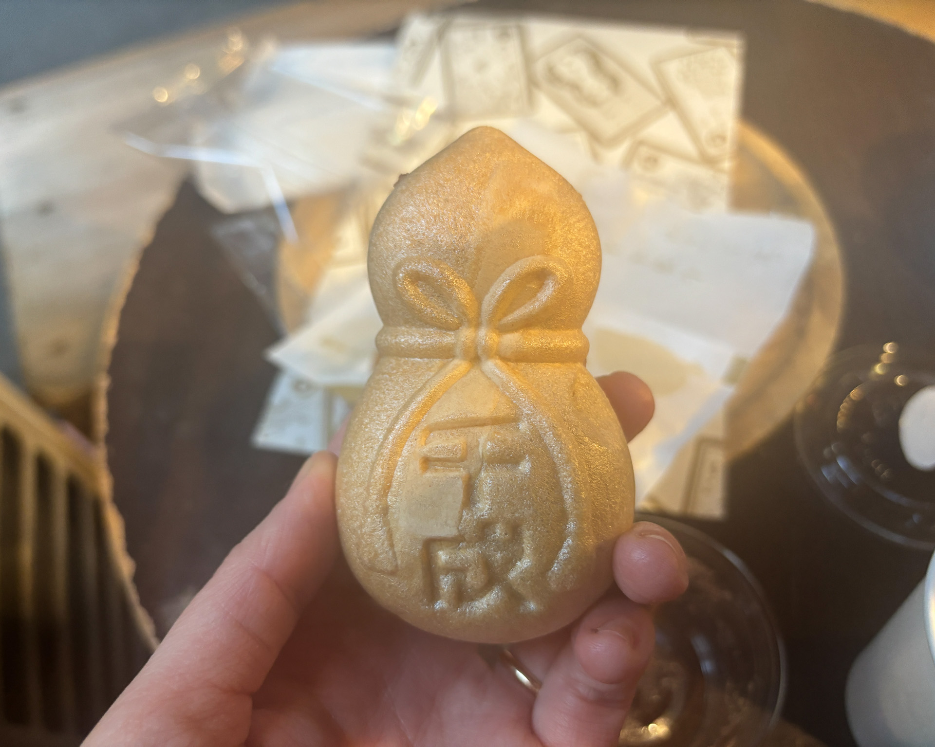 大きな栗の入っている栗もなか（おぐら）