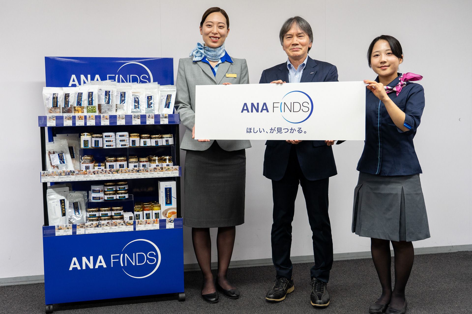 ブランド立ち上げ時は40商品と一番ラインアップが多い「グルメ（食品）」には瓶、缶、袋の3パターンがある