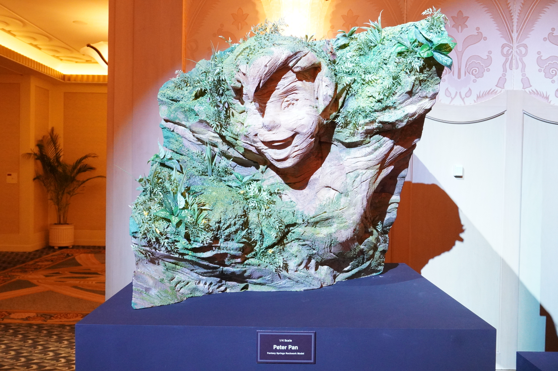 魔法の泉「ファンタジースプリングス  エントリーウェイ」にはピーターパン、アナとエルサが隠れている
