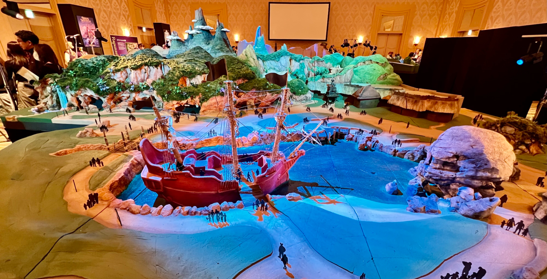 「ピーター・パン」を題材にした「ピーターパンのネバーランド」エリア（1/25スケール）