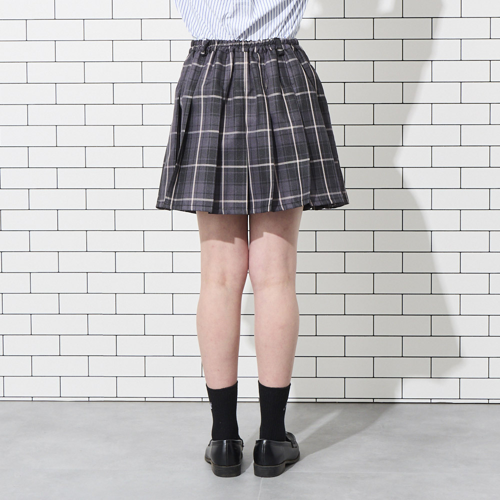 チェックプリーツスカート（3278円）