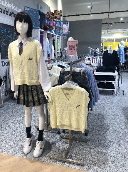 学生がデザインした制服のコーナー