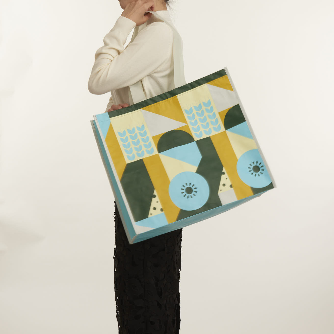 Lサイズはマチ22×横幅45×高さ40cm