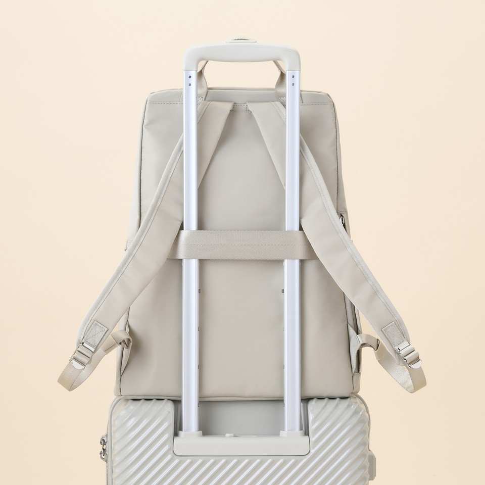 ACE エース　W&.Day/Night ピサラ スリムリュック ベージュ エース、働く女性のための「W＆.Day/Night」からA4対応の