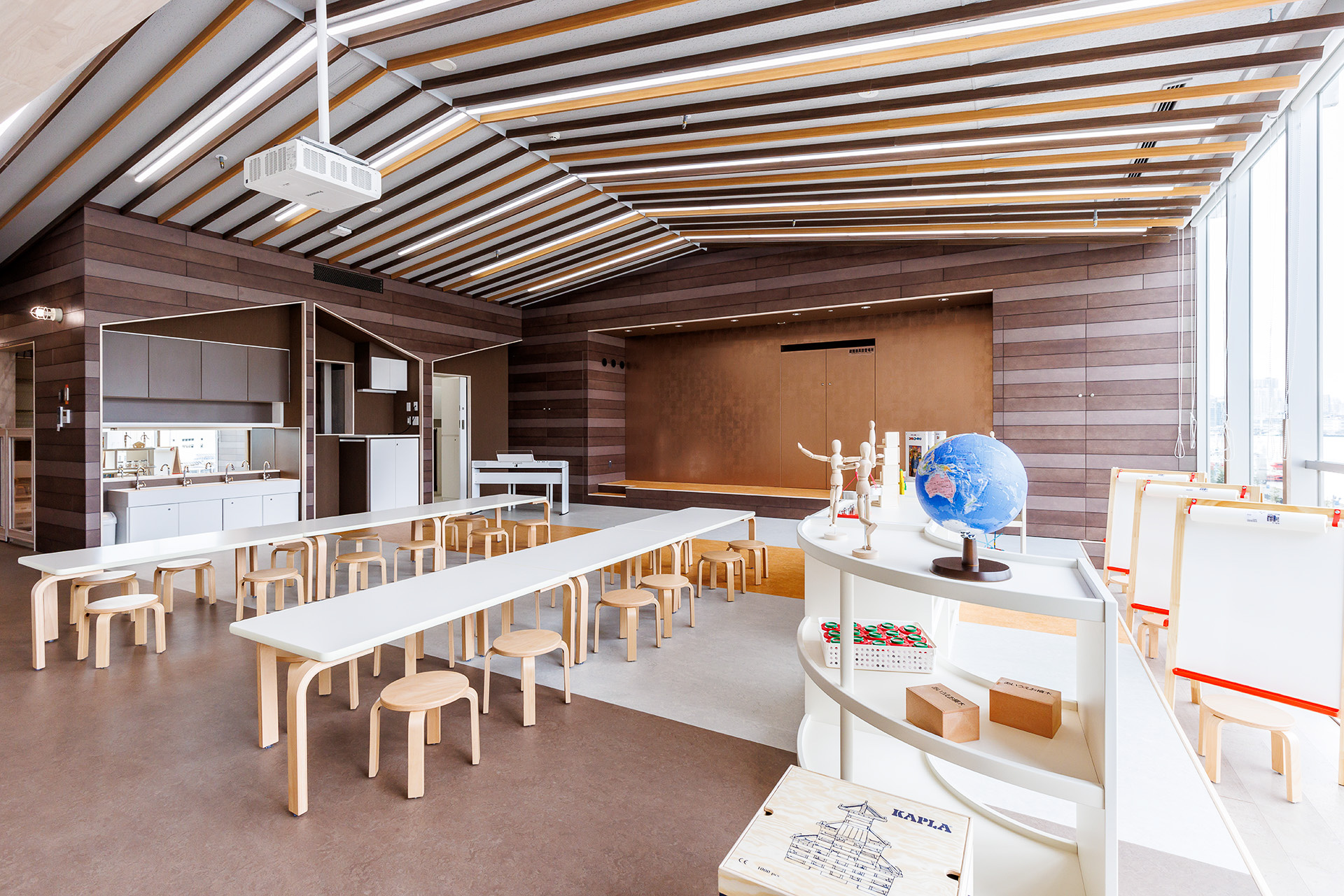 5歳ルームはアメリカの芸術家のアトリエをイメージ