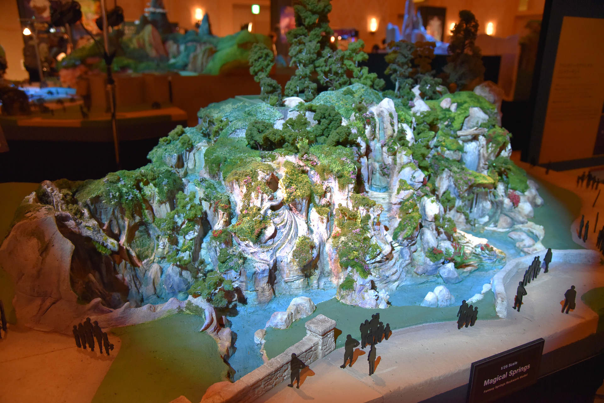 「1/25 Scale Magical Springs（Fantasy Springs Rockwork Model）」