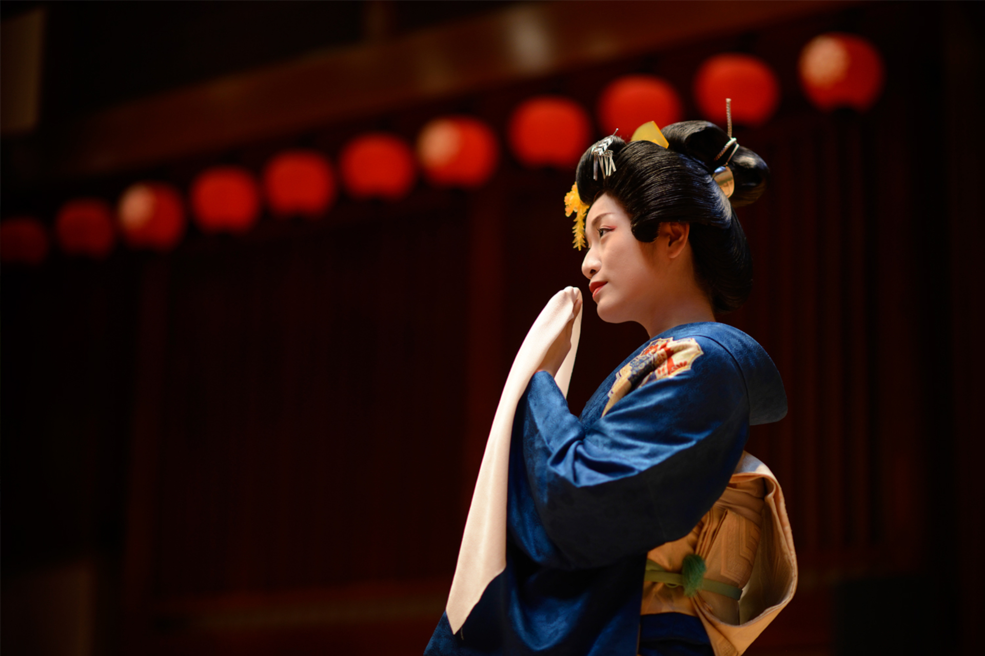 芸妓たちによる「山中節の夕べ」を毎晩公演