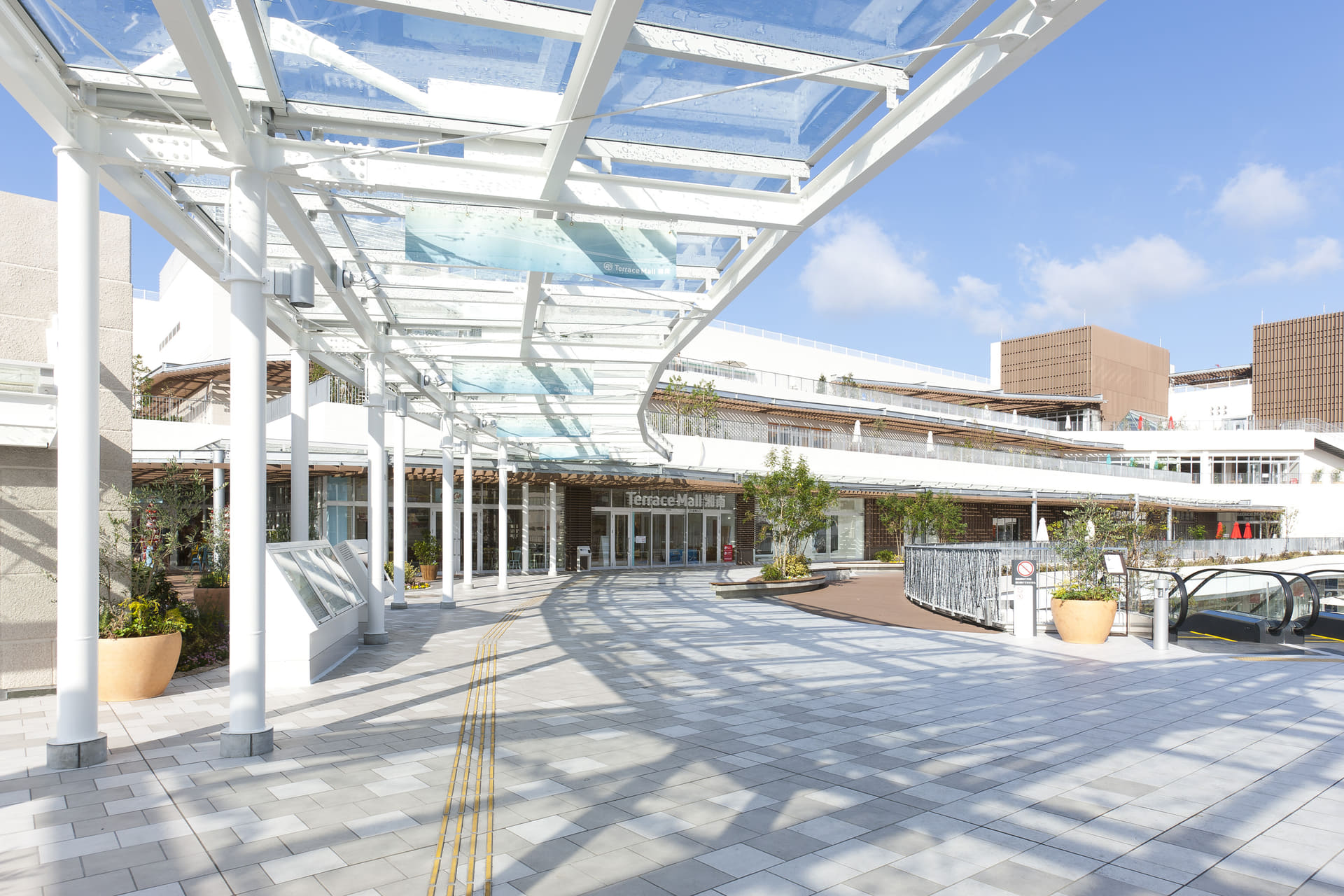 「テラスモール湘南」の店舗が順次オープン