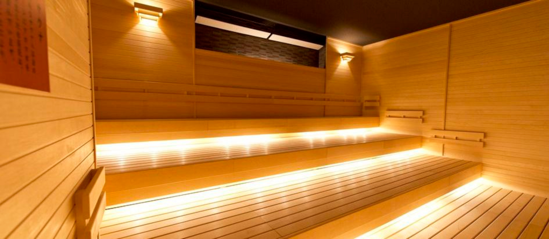 西日本2位「神州温泉 あるごの湯」（大阪府）。韓国式の岩盤浴「チムジルバン」やドーム型サウナ「汗蒸幕」など