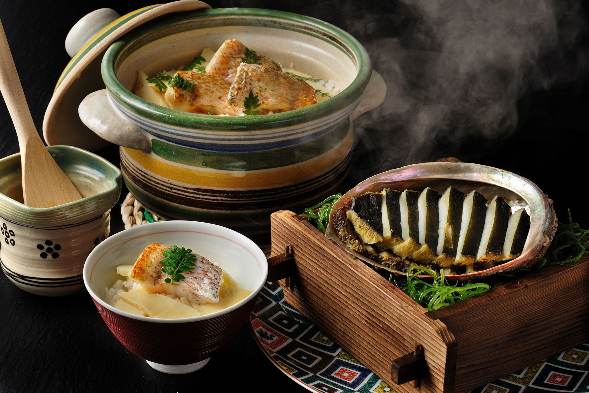 特別会席「のどぐろと鮑の会席」を提供