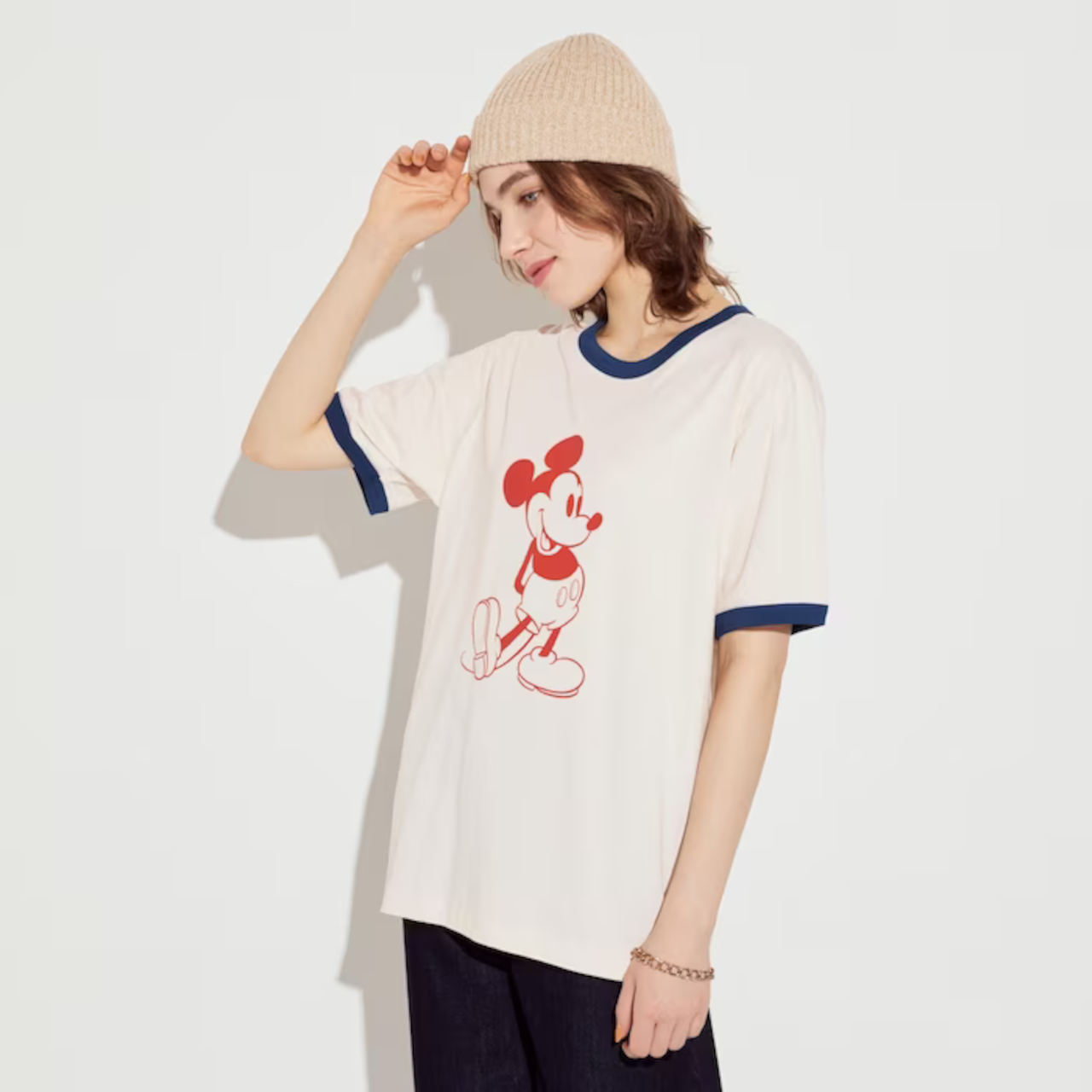 3月18日発売「ミッキー スタンズ UT」4デザイン（全6カラー）