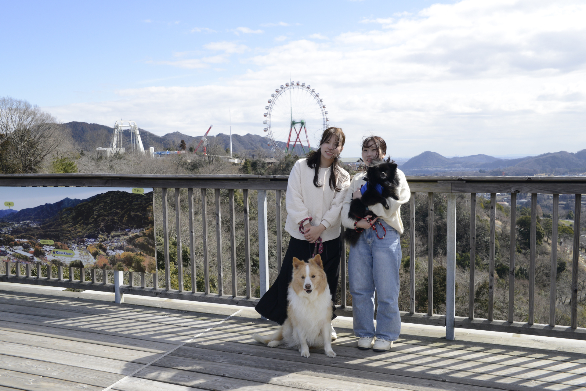 巨大クライミングアトラクション「マッスルモンスター2」の展望台（無料）