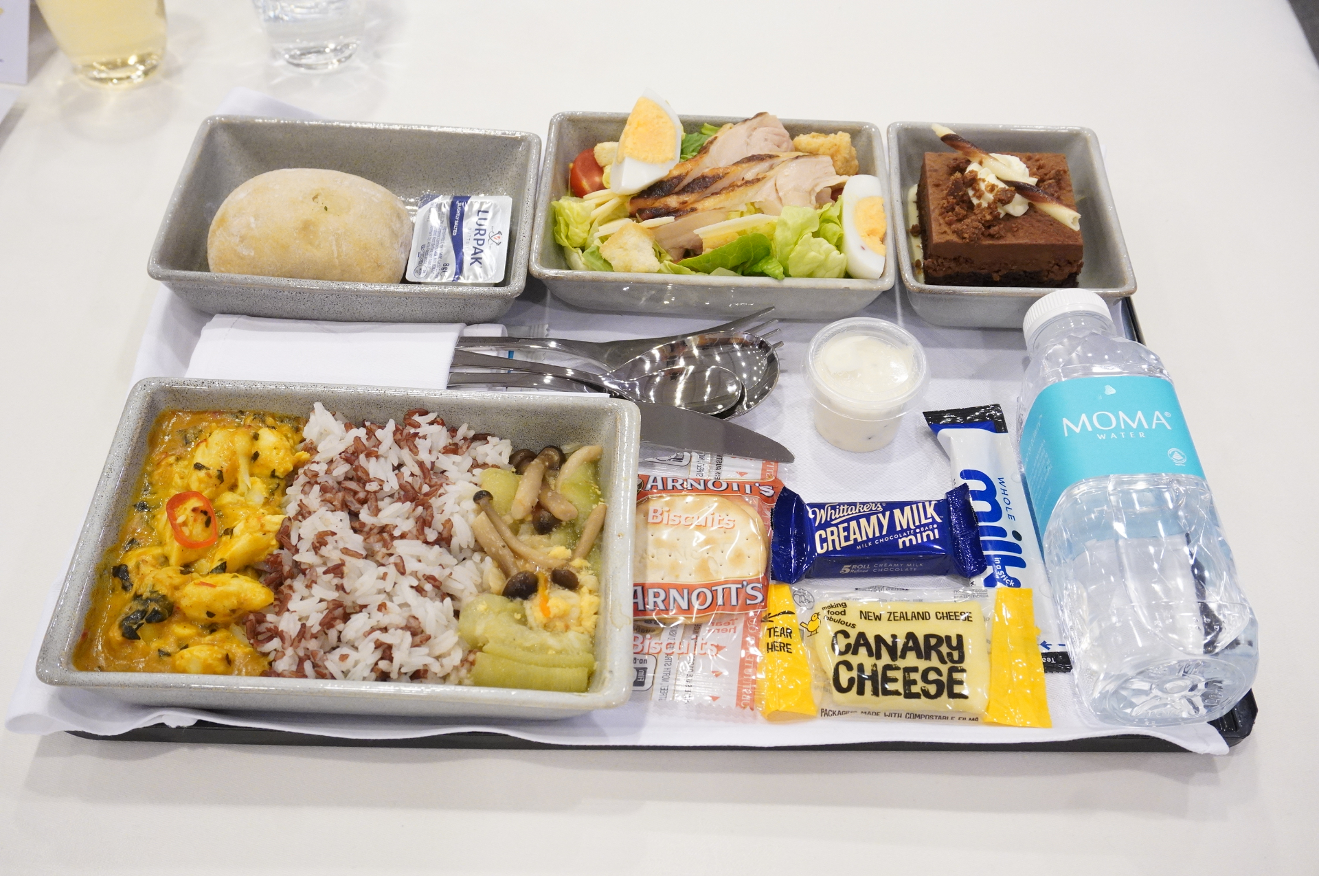 運航路線や季節に応じて、常時さまざまなメニューを用意