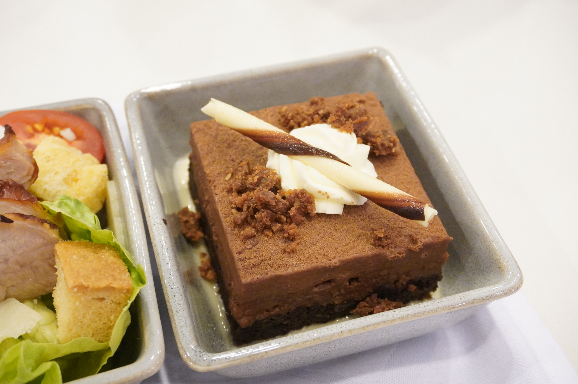 デザートのケーキも本格的なものが1カット