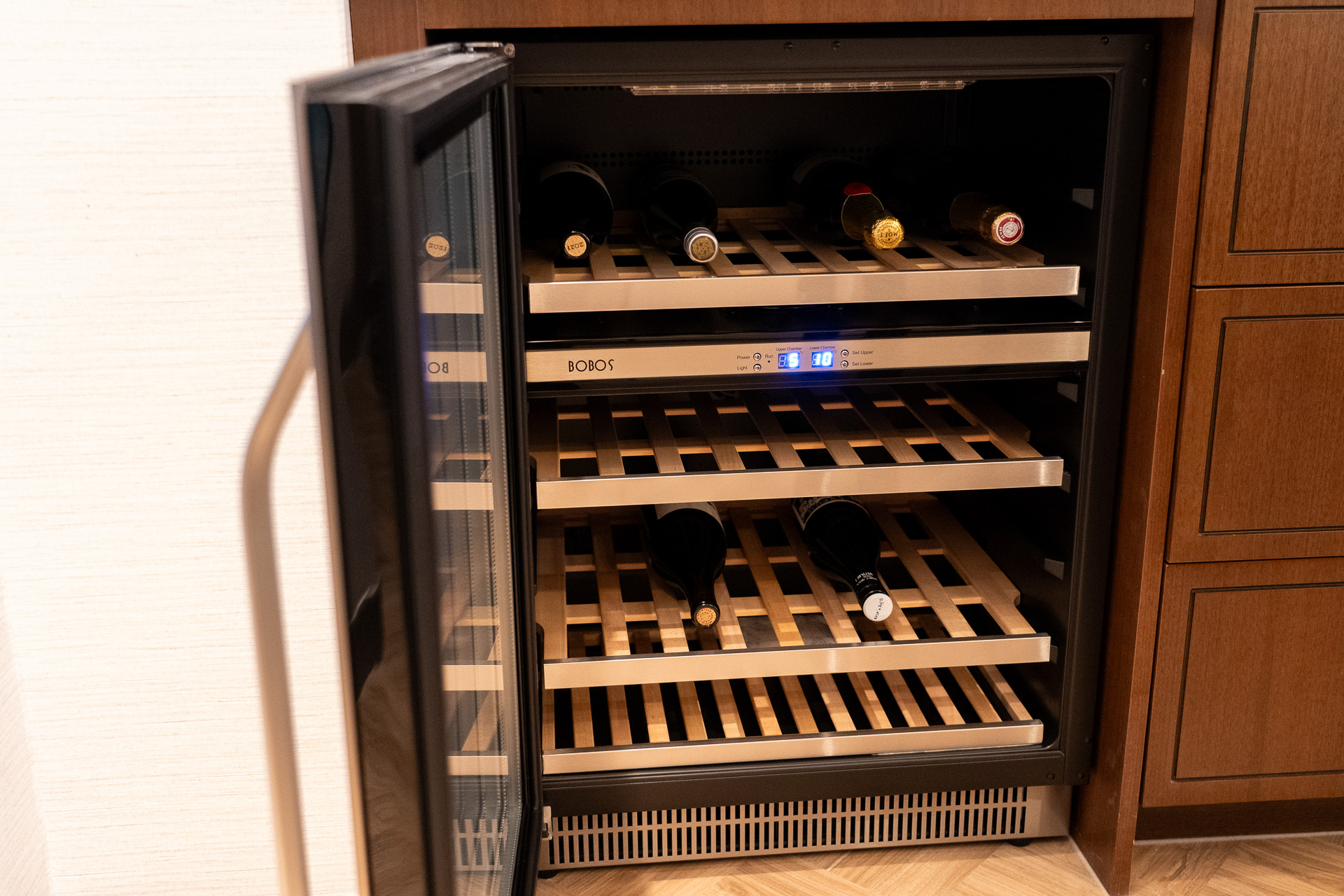 ワインセラーがありました