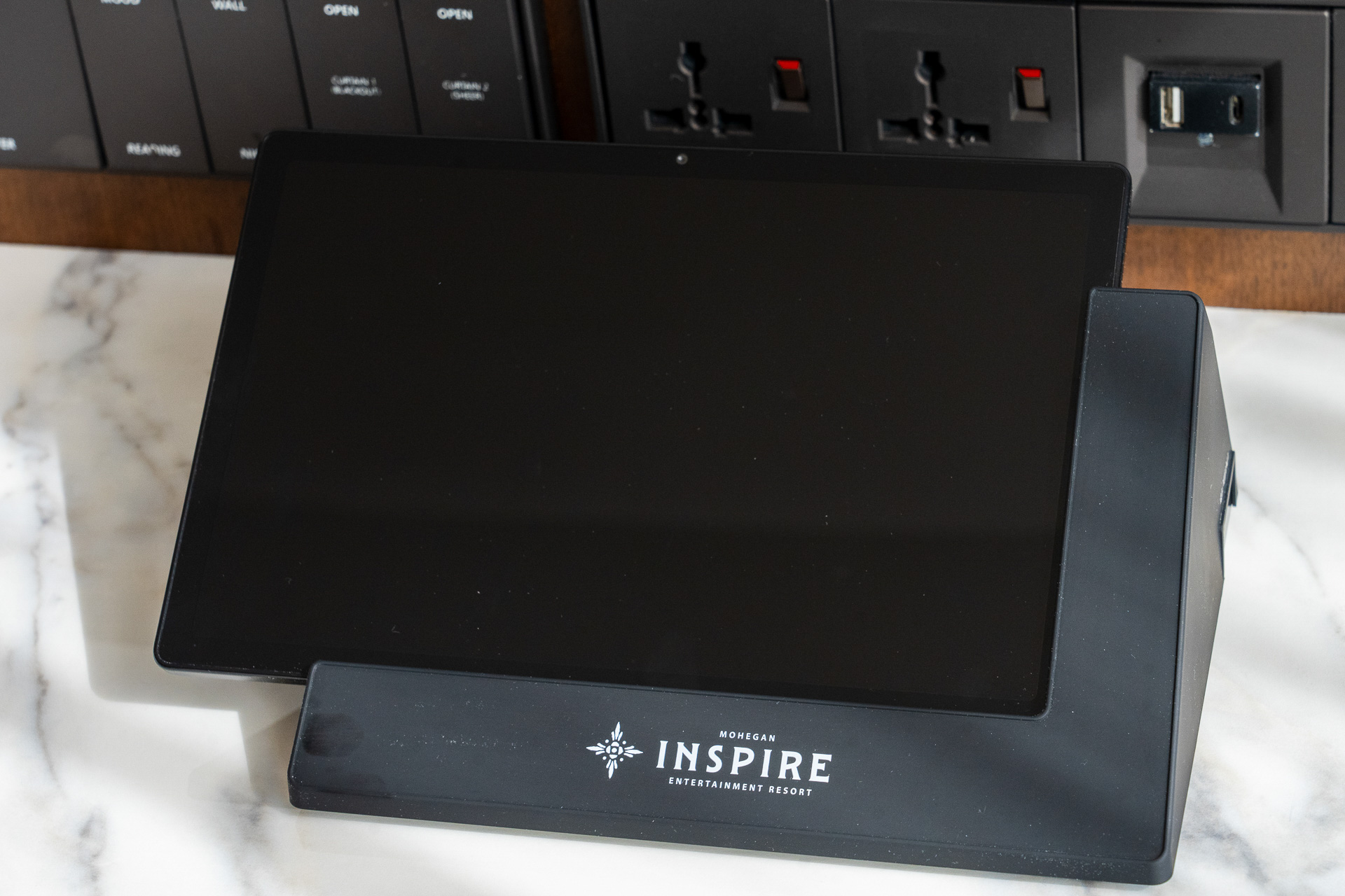 各種インフォメーションを見ることができるタブレット端末