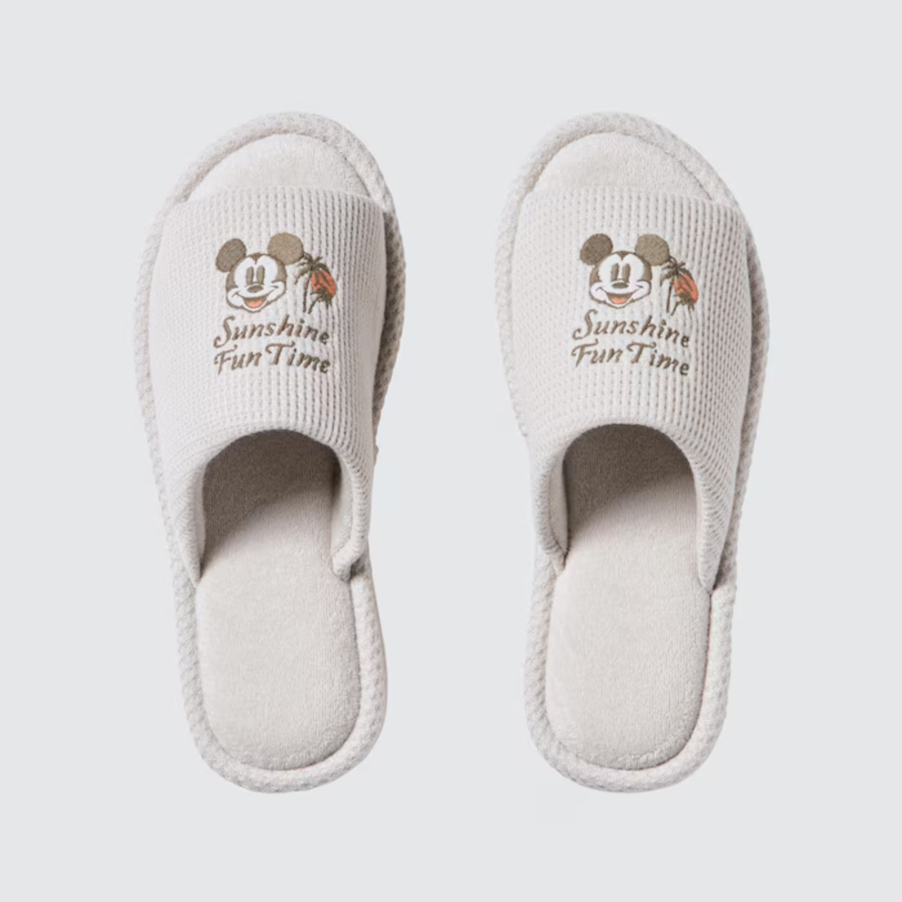 「ディズニー ビーチトリップコレクション ルームシューズ」（ミッキー）