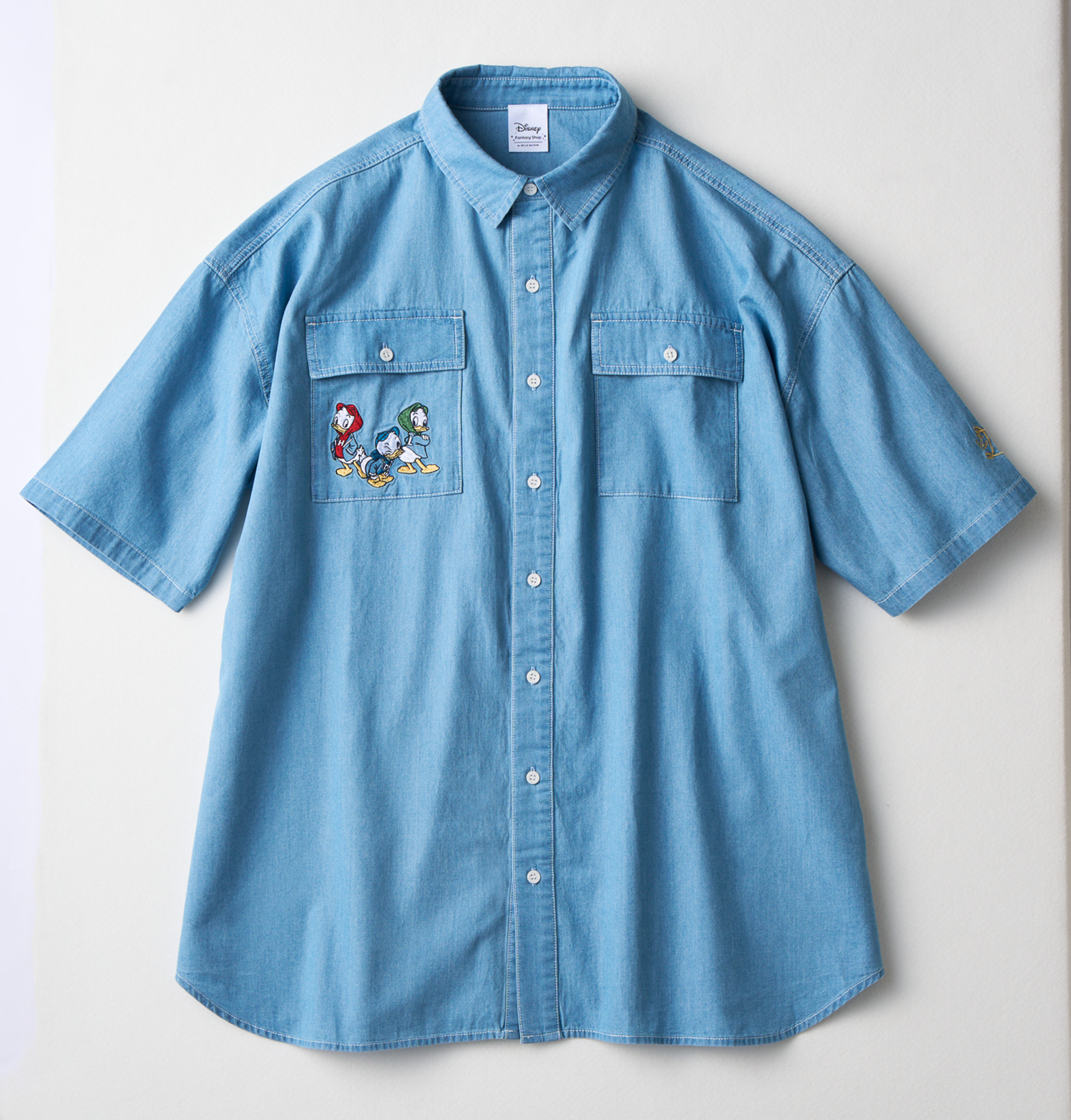 デニムシャツはこれからの季節にぴったり