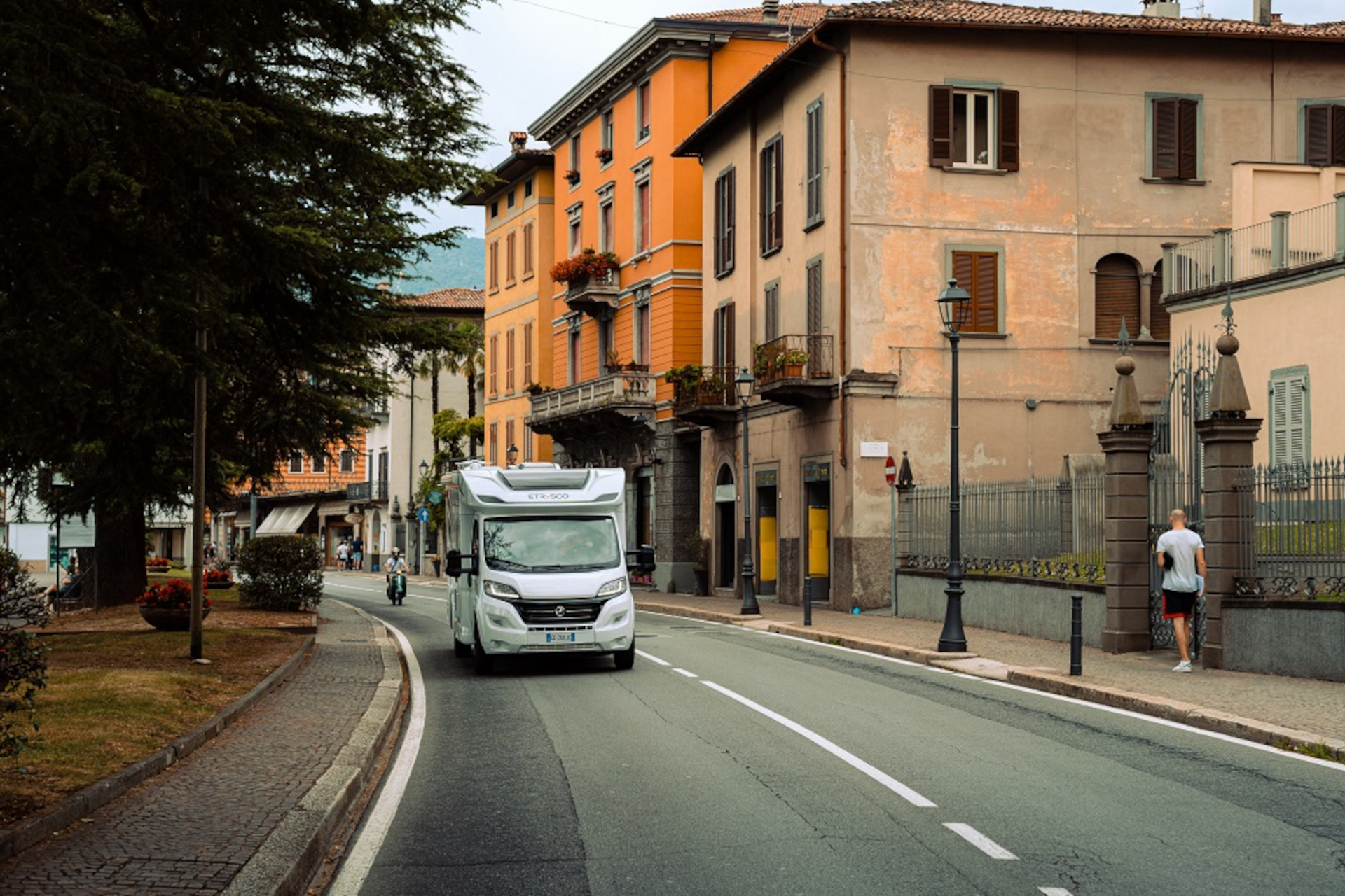 ドイツ「Etrusco」はフィアットベースの7mサイズ大型キャブコンをラインアップ