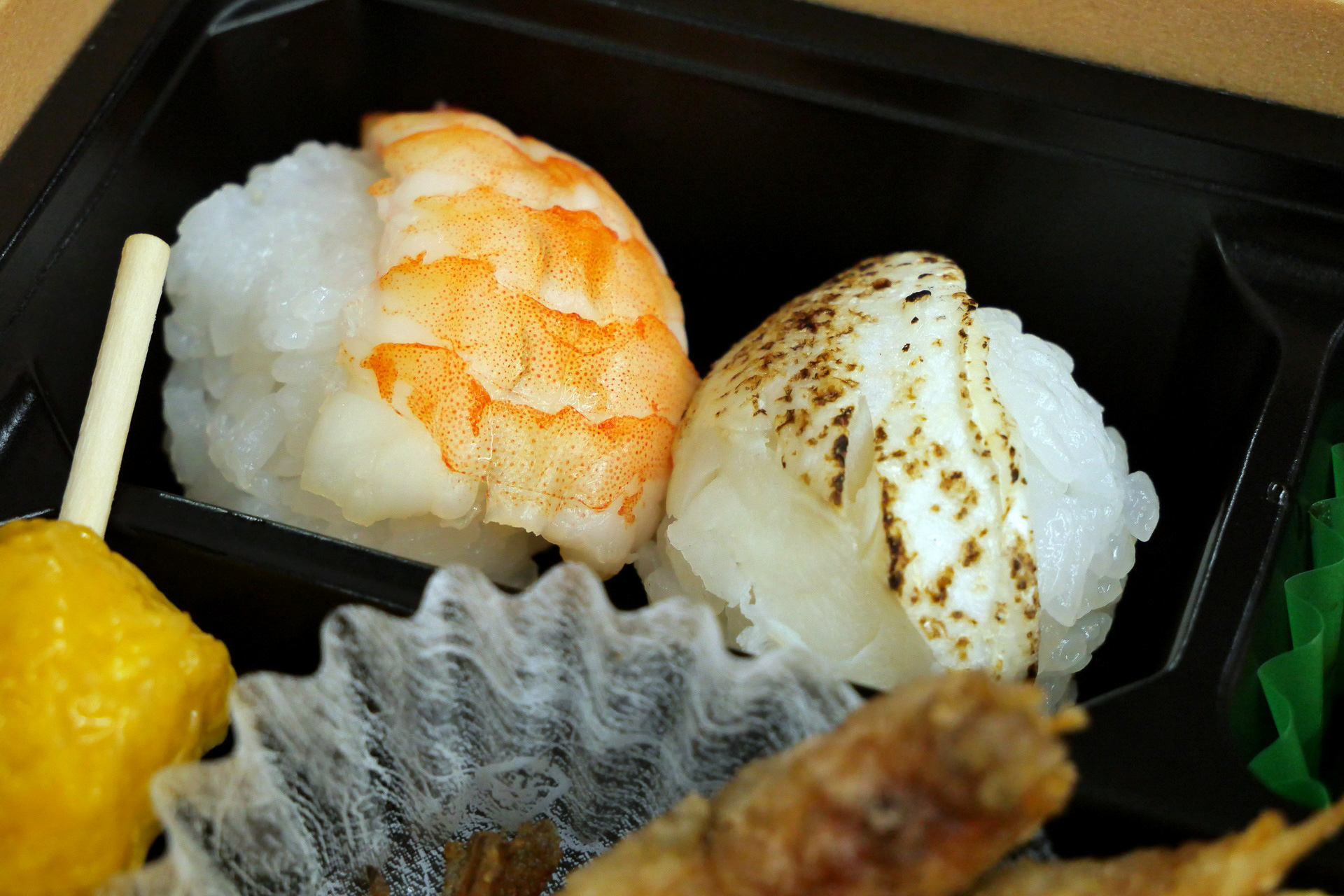 手鞠寿司には高級魚のノドグロが使われている