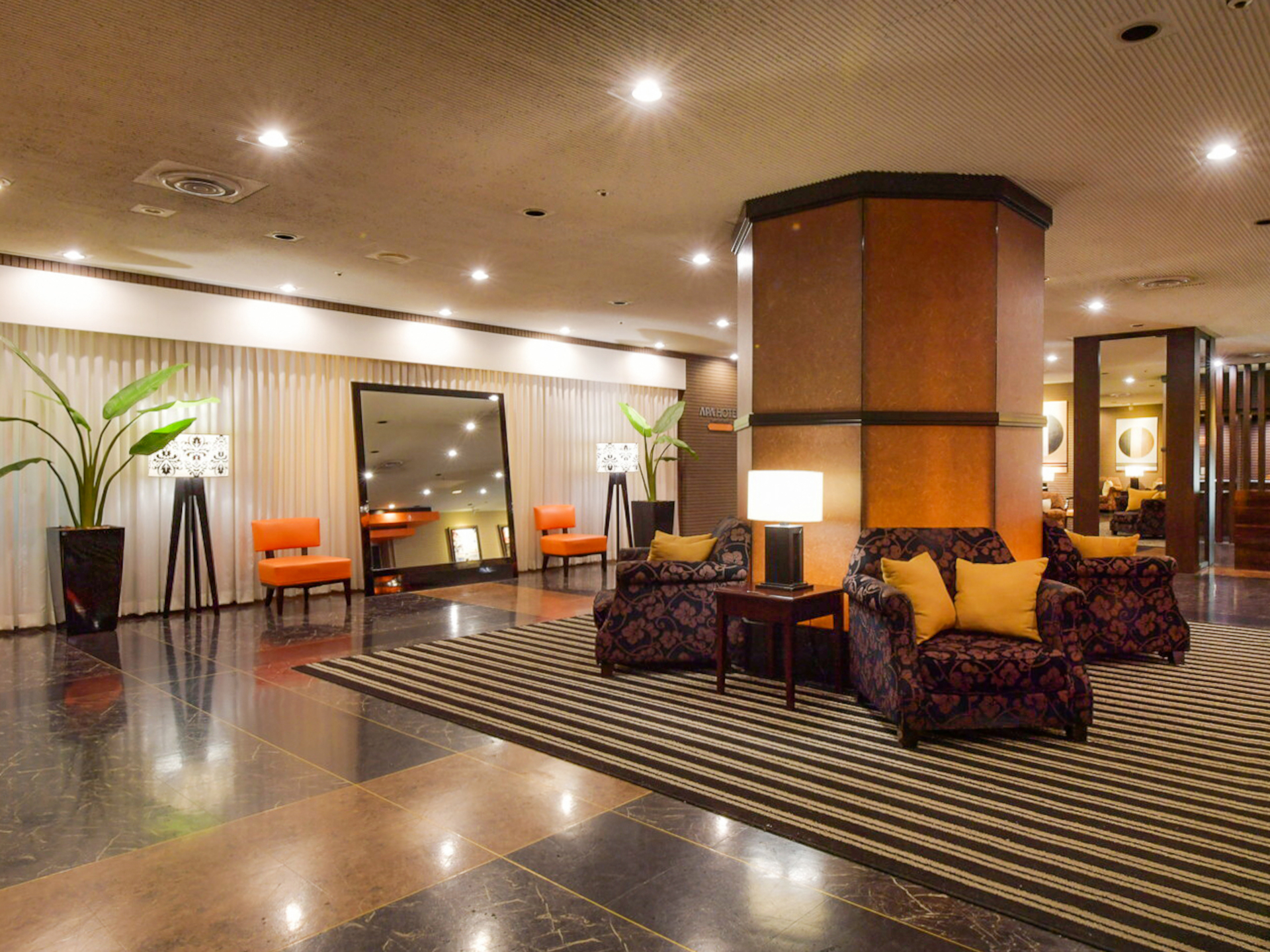 1秒チェックイン機などを設置するロビー