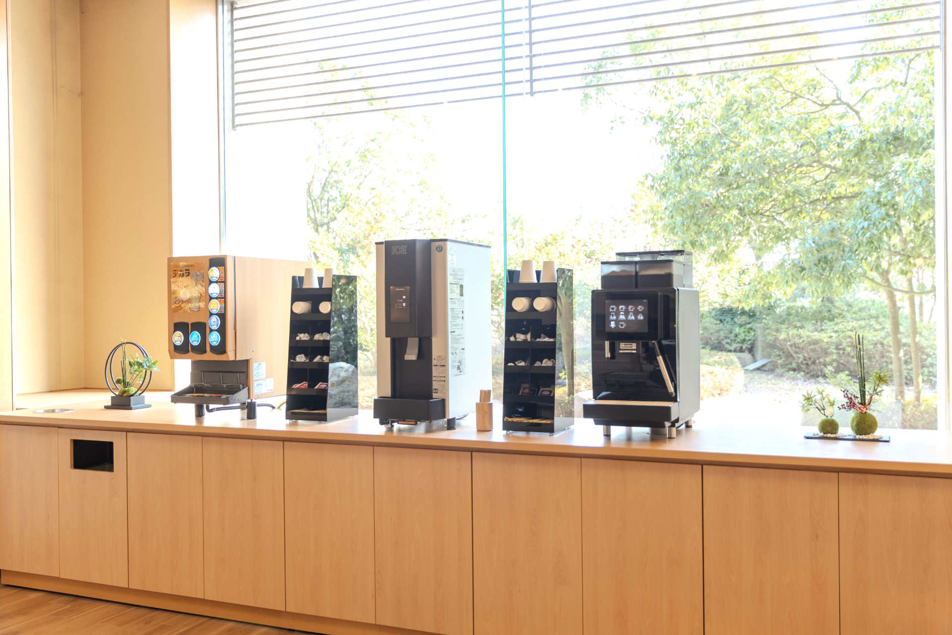 無料のソフトドリンクコーナー