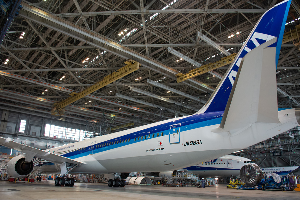 ANA、787-10国内線仕様を公開。プレミアムクラスは15.6インチ画面に