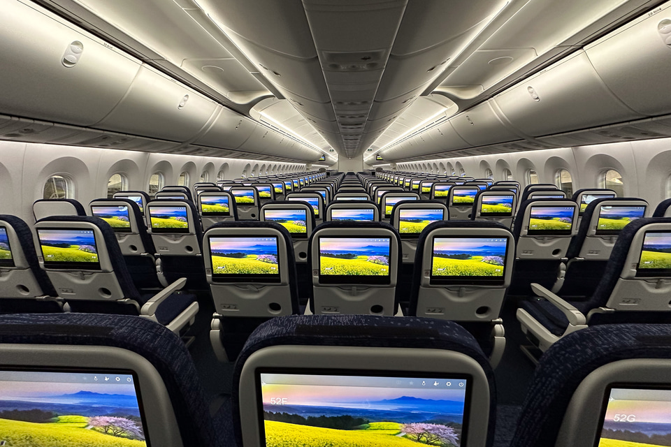 ANA、787-10国内線仕様を公開。プレミアムクラスは15.6インチ画面に