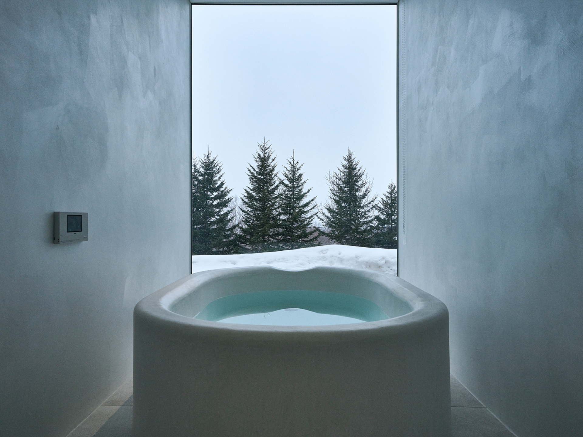 リラックスできるようにバスタブのディティールにもこだわった