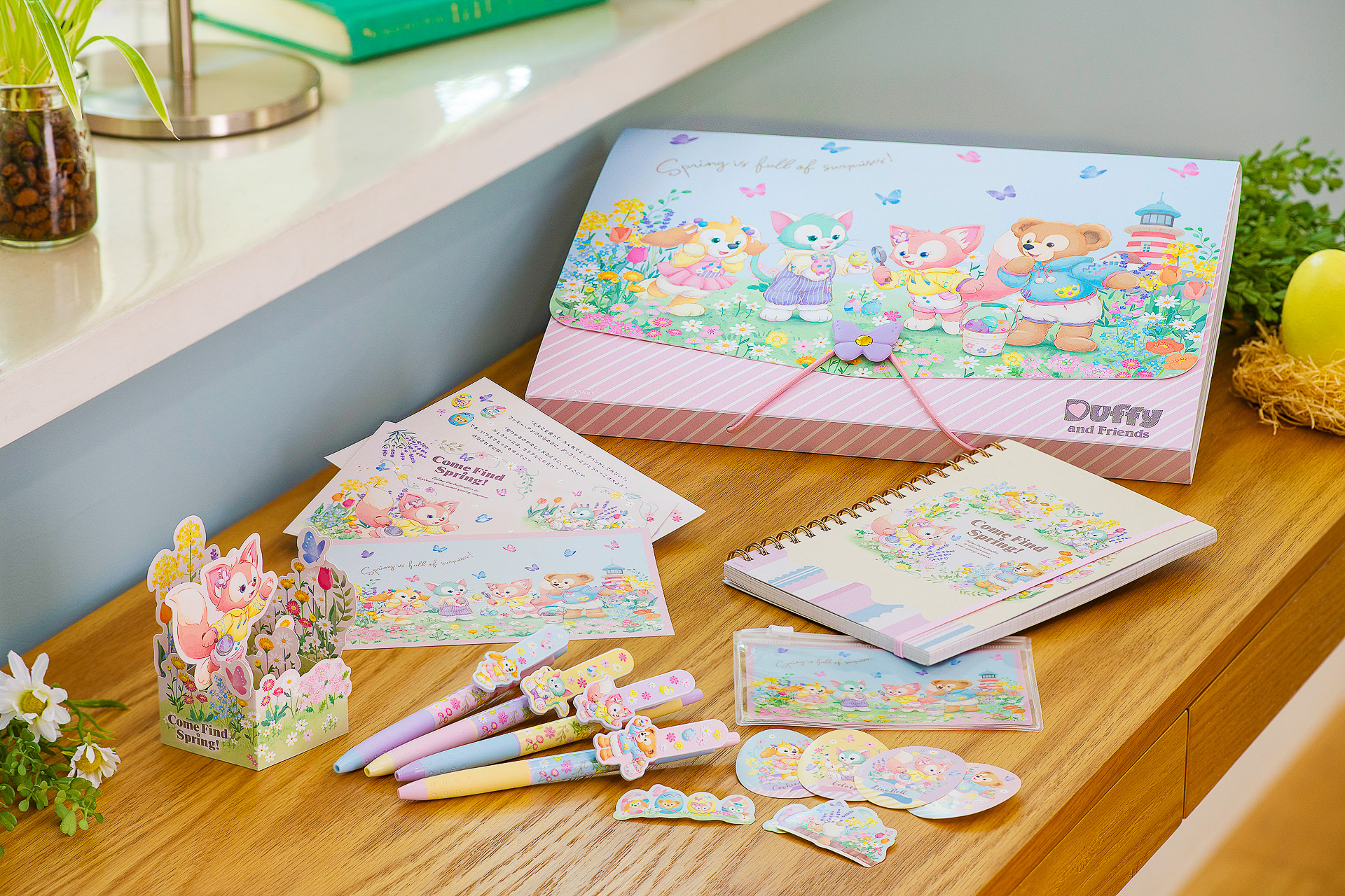 華やかなステーショナリーでデスクまわりも春気分に！