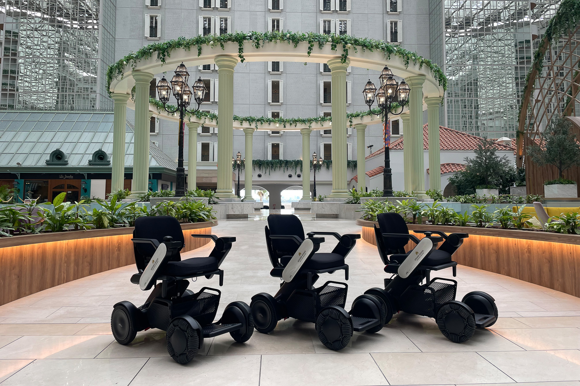 「グランドニッコー東京ベイ 舞浜」で近距離モビリティ・ウィルを使ったサービス開始