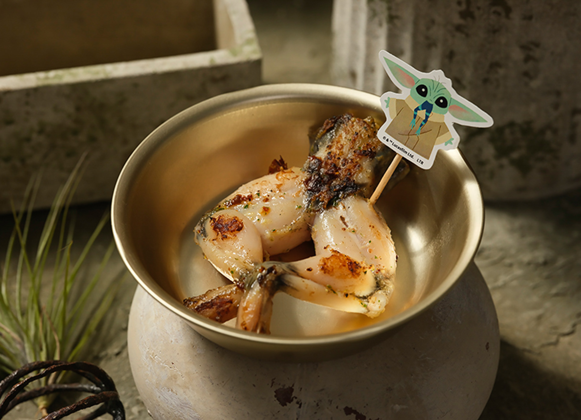 「カエルのグリル」（2290円）