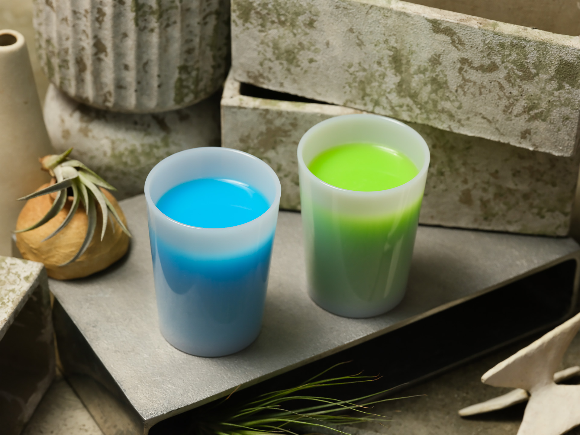 「ブルーミルク」「グリーンミルク」（各1190円）