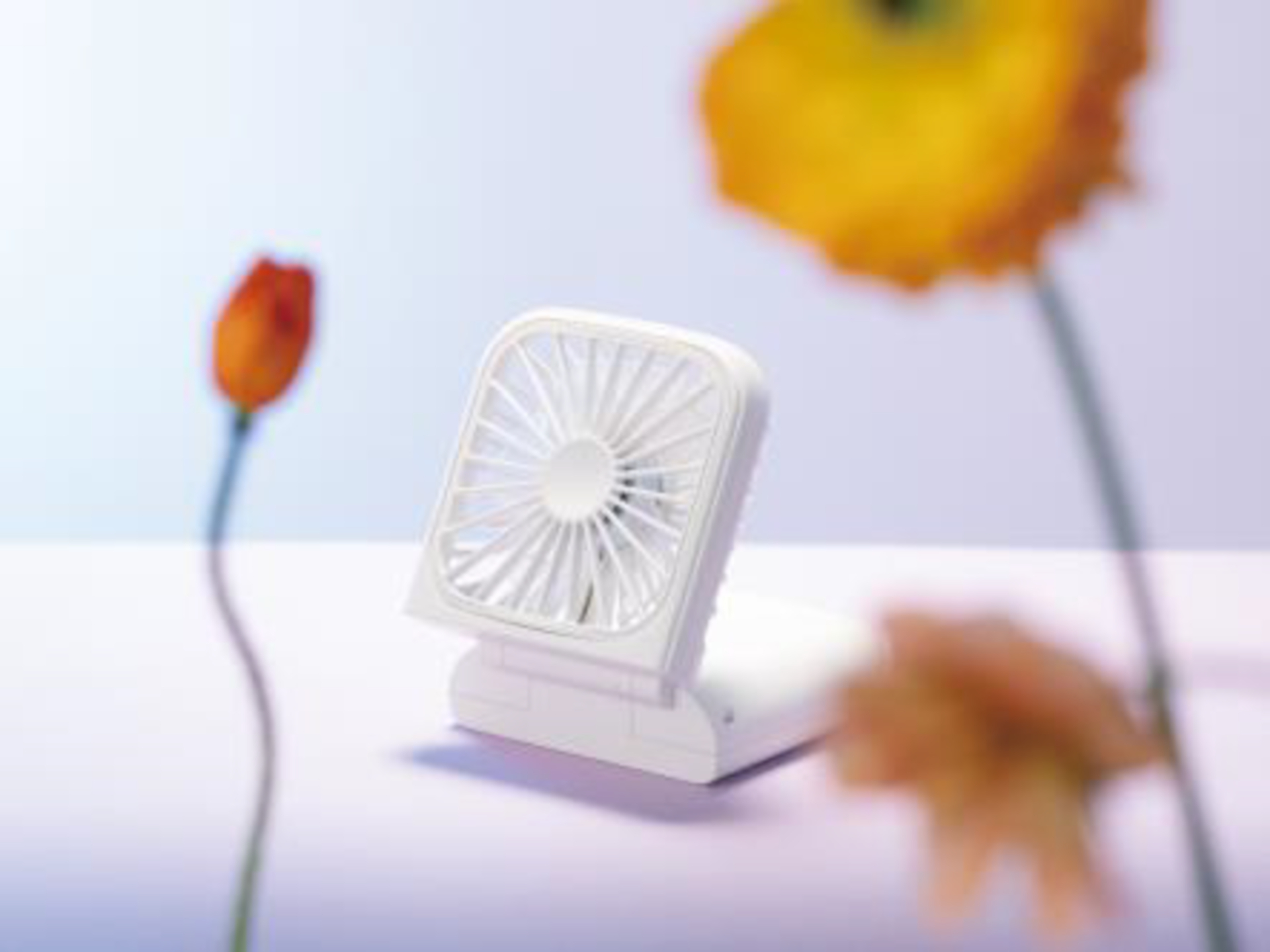 好みの角度でデスクファンに