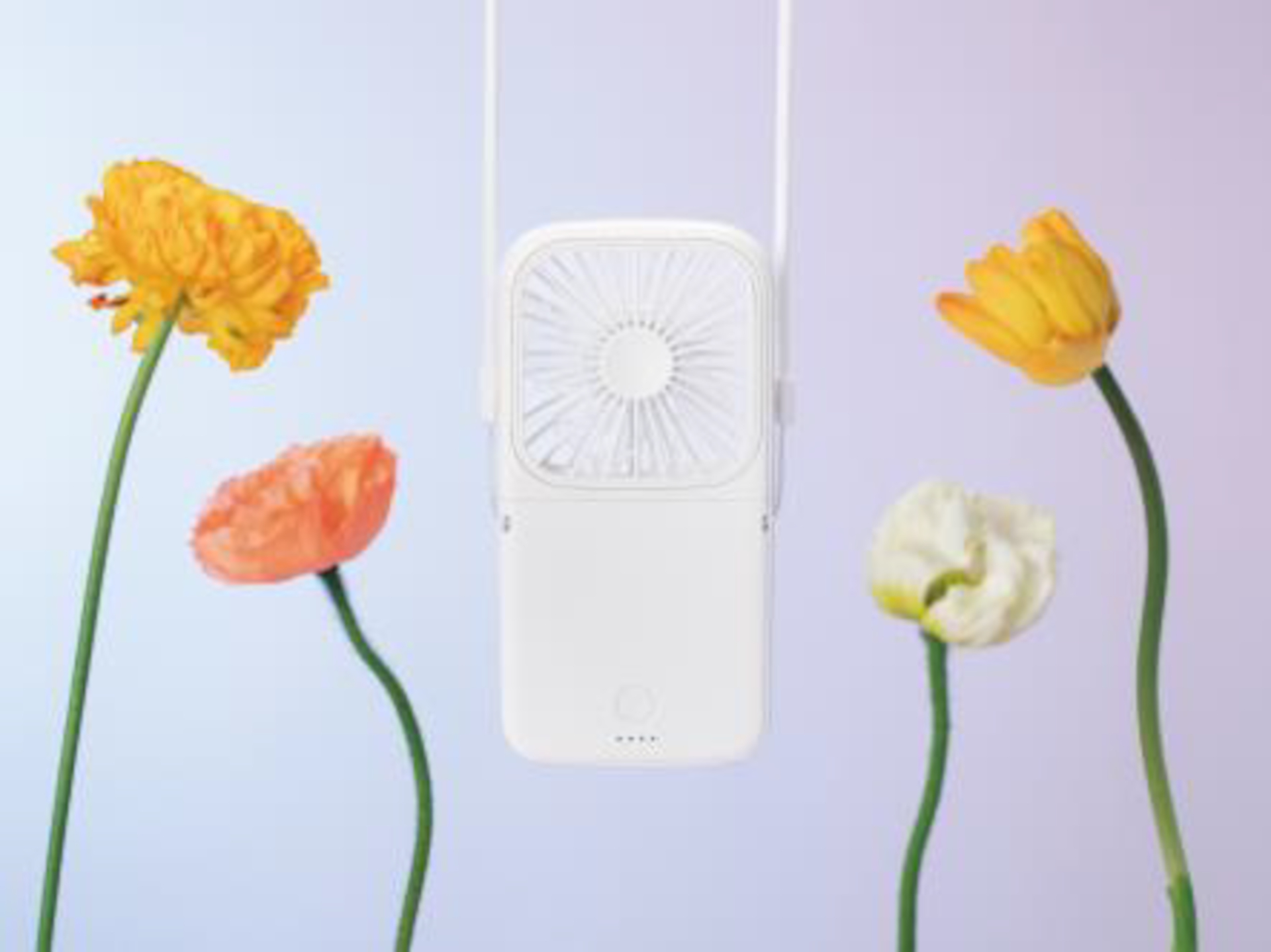 ハンズフリーで使えるストラップ付き