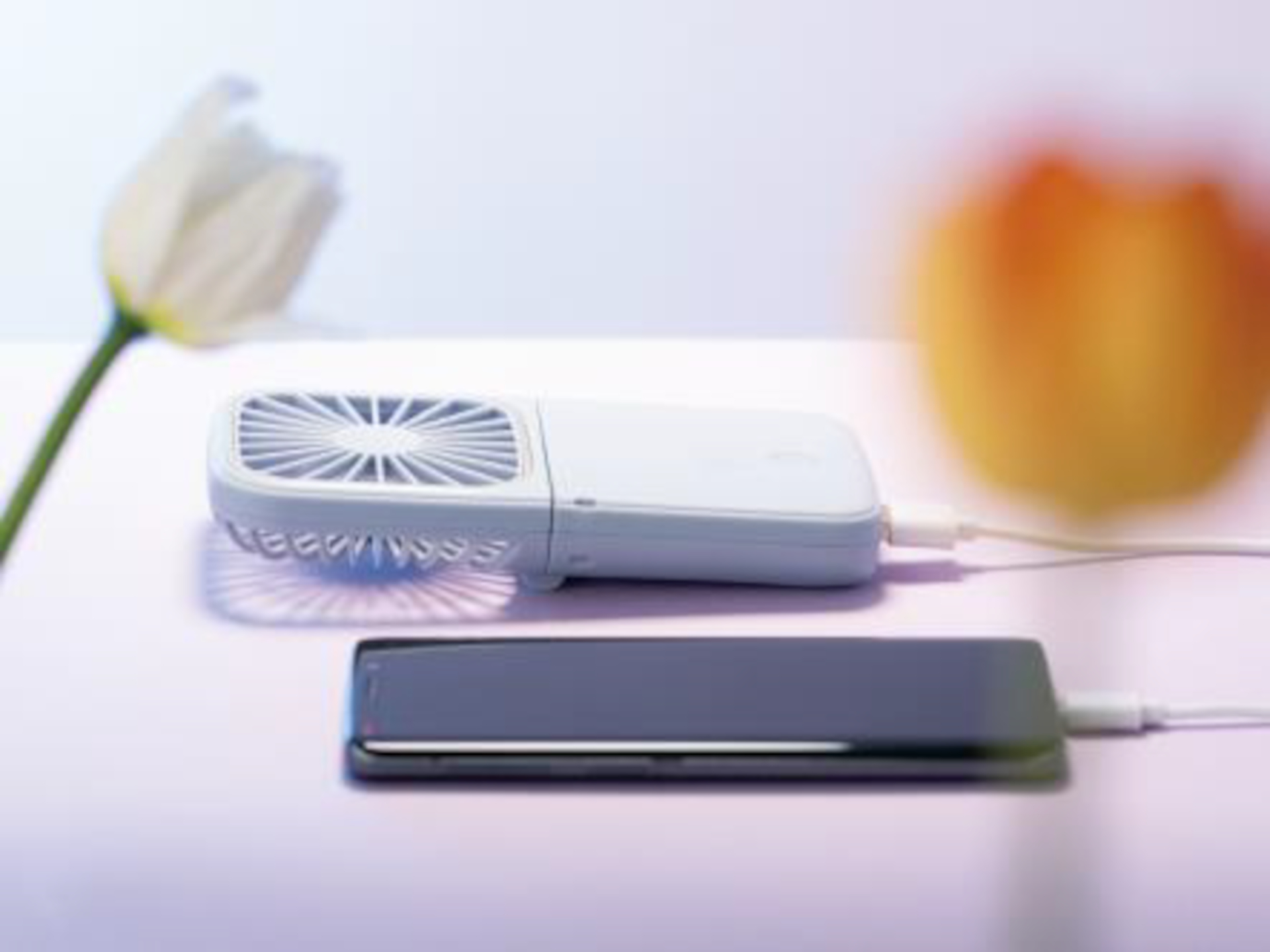 スマホのモバイルバッテリーとしても使える