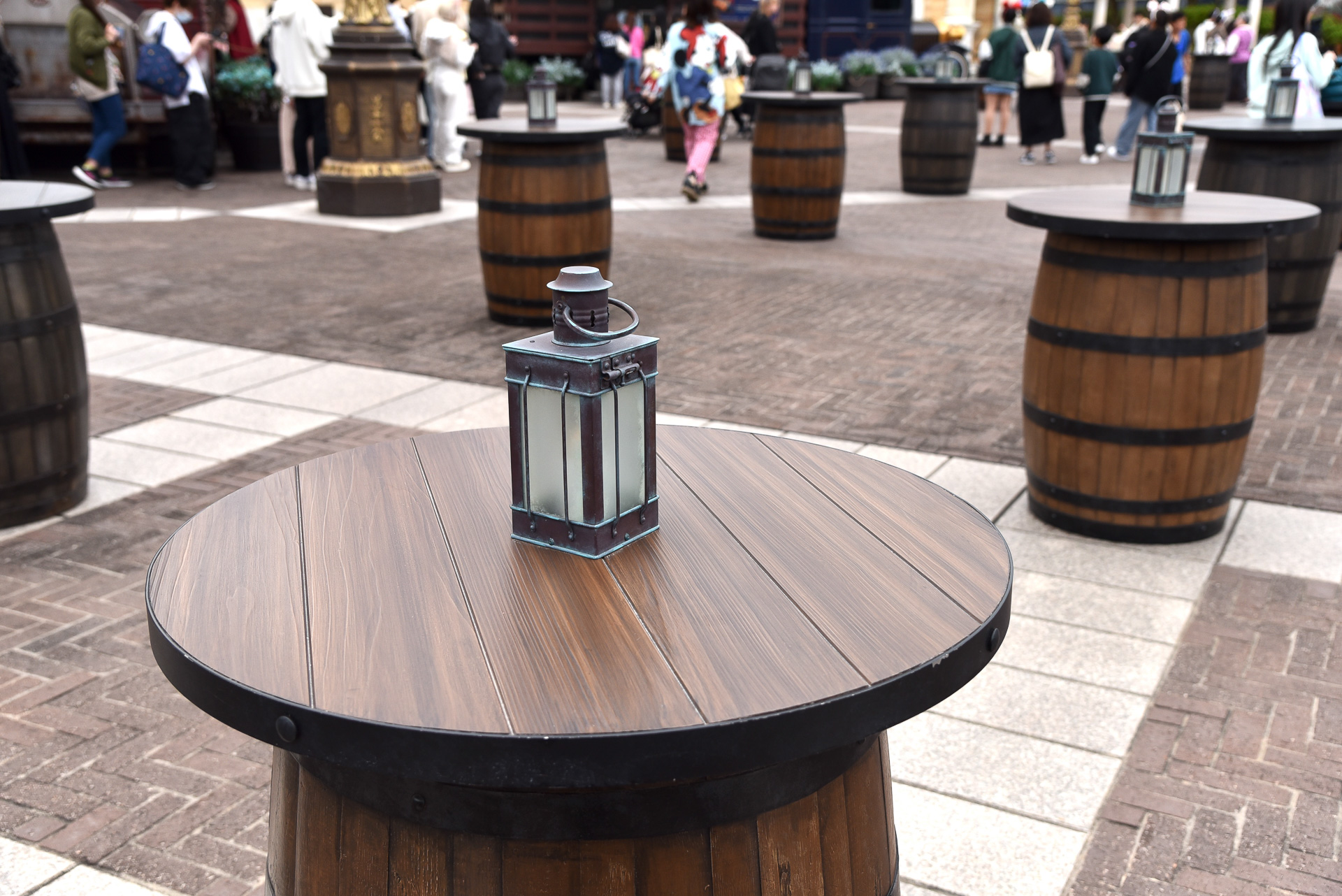 オープンエアのスペースでワイワイ飲みつつ食べつつが楽しんです