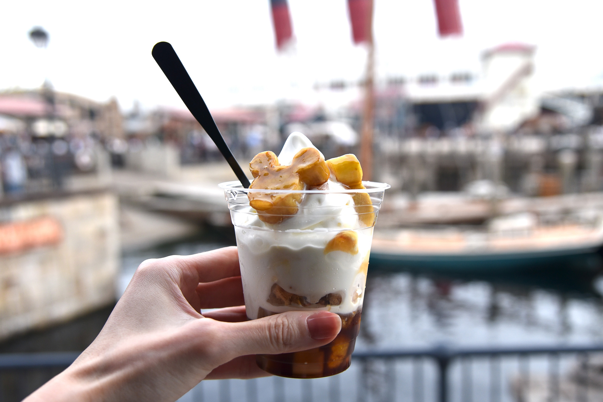 「キャンディースウィートポテトサンデー」（800円）