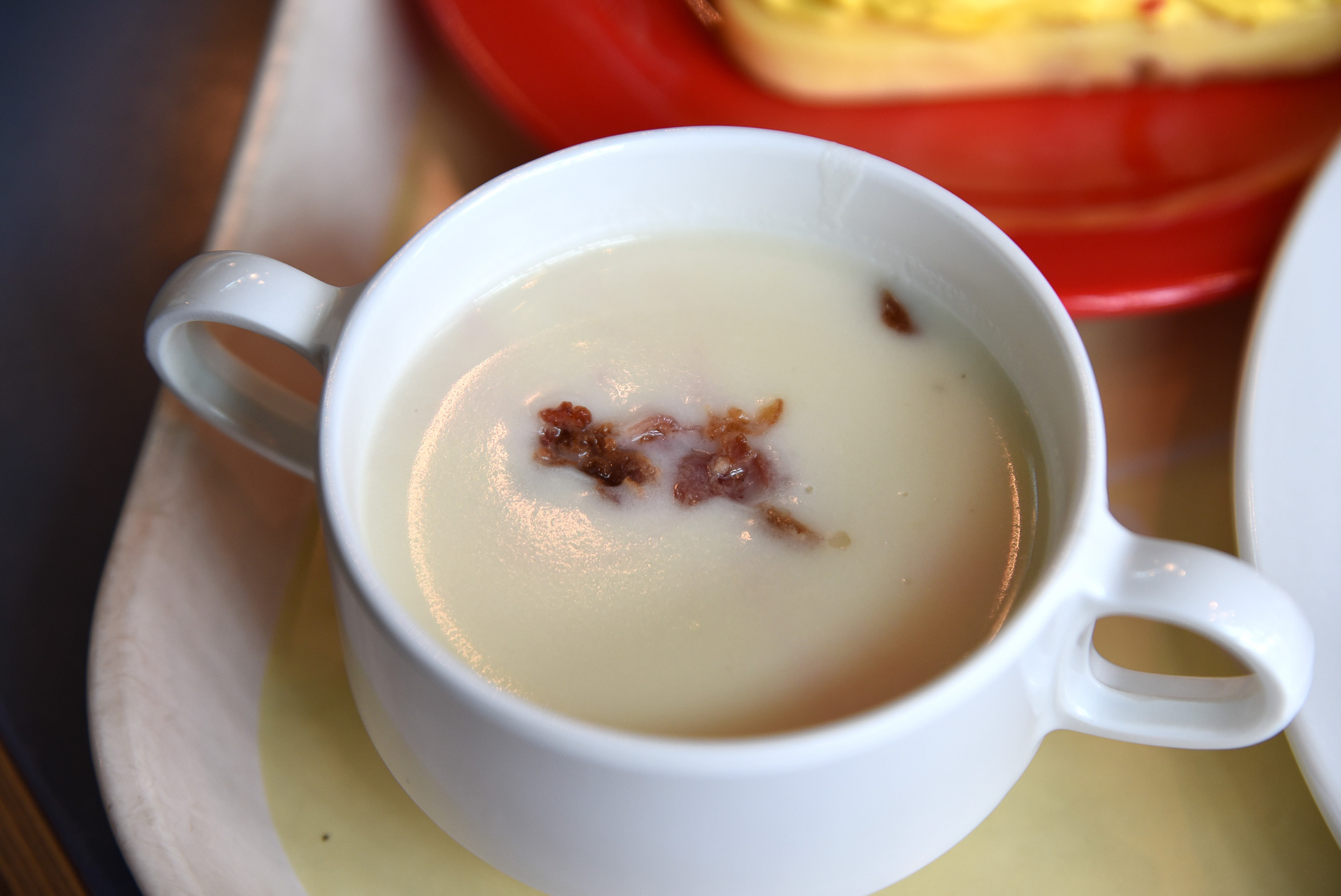 「ポテトと紫芋のポタージュ」は混ぜると……